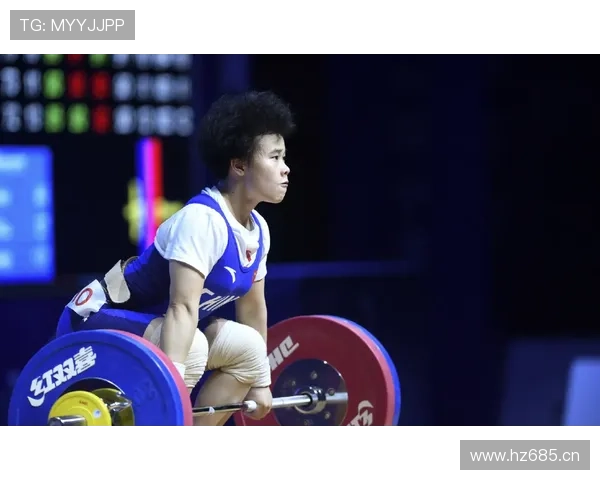 侯志慧赛前吃香蕉被拍，网友：这姐拿金牌比我们点外卖还稳